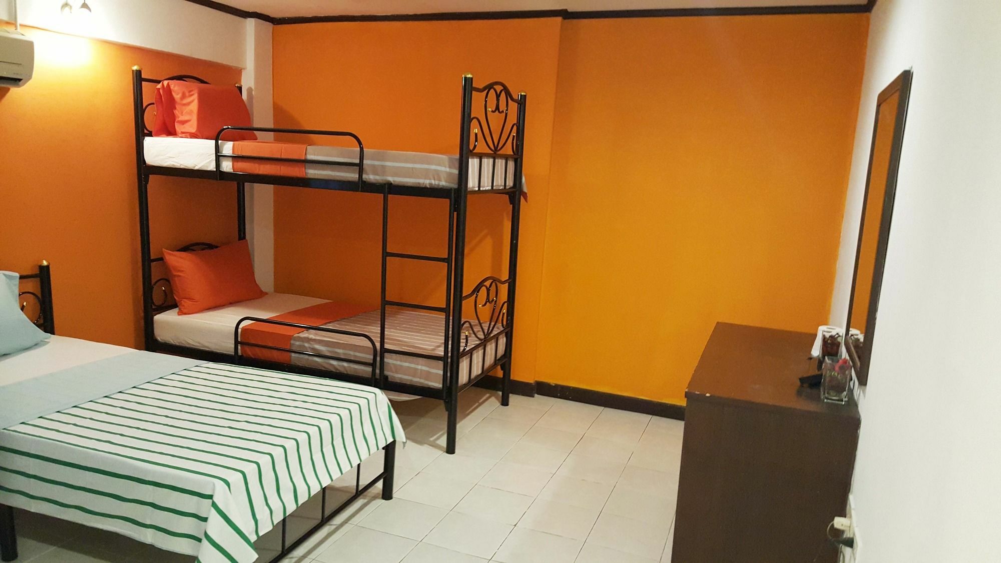 Hostel Mr.Sea In Bangkok Zewnętrze zdjęcie